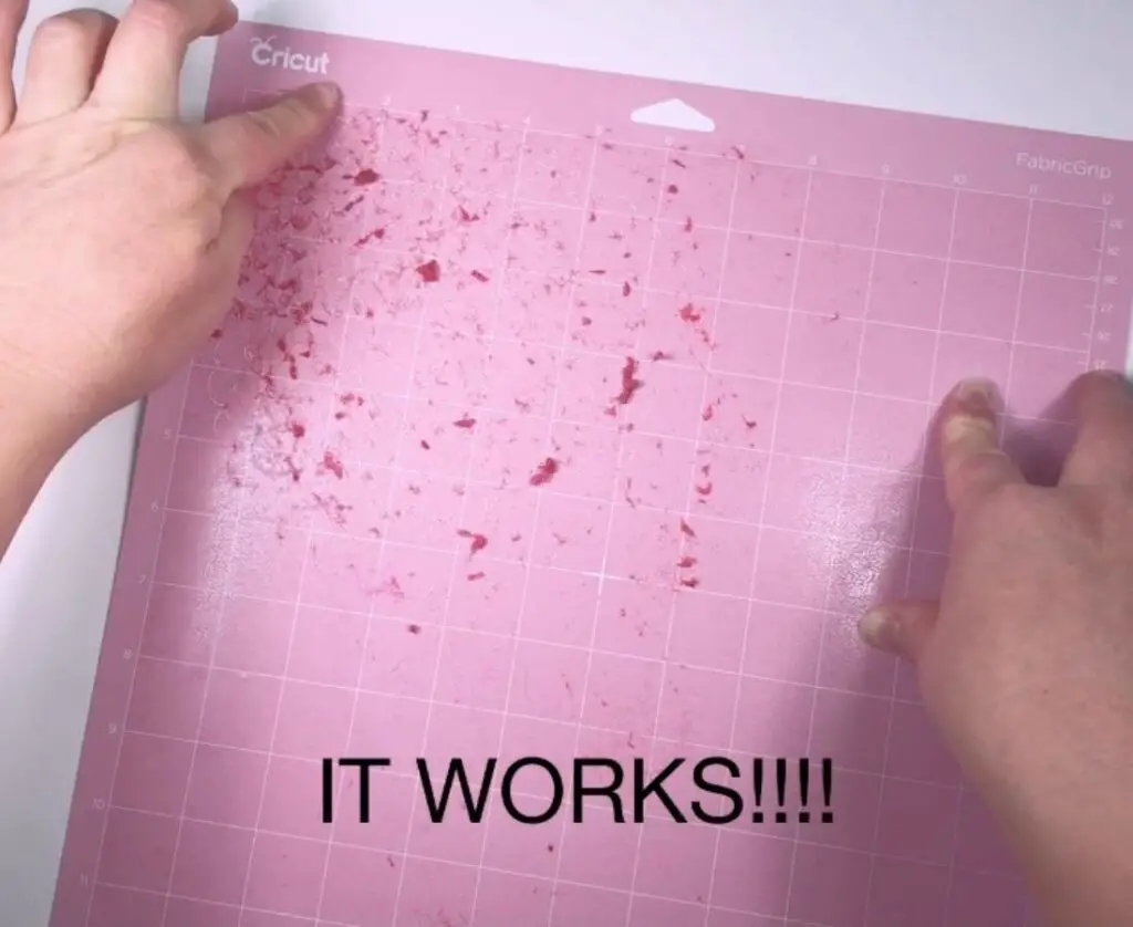 cleaning pink cricut fabric mat