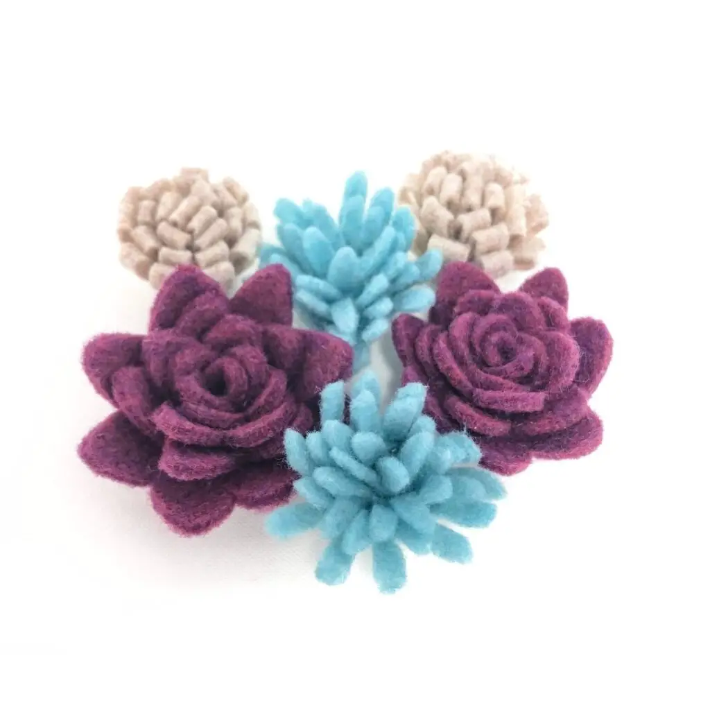 different types of rolled felt flowers